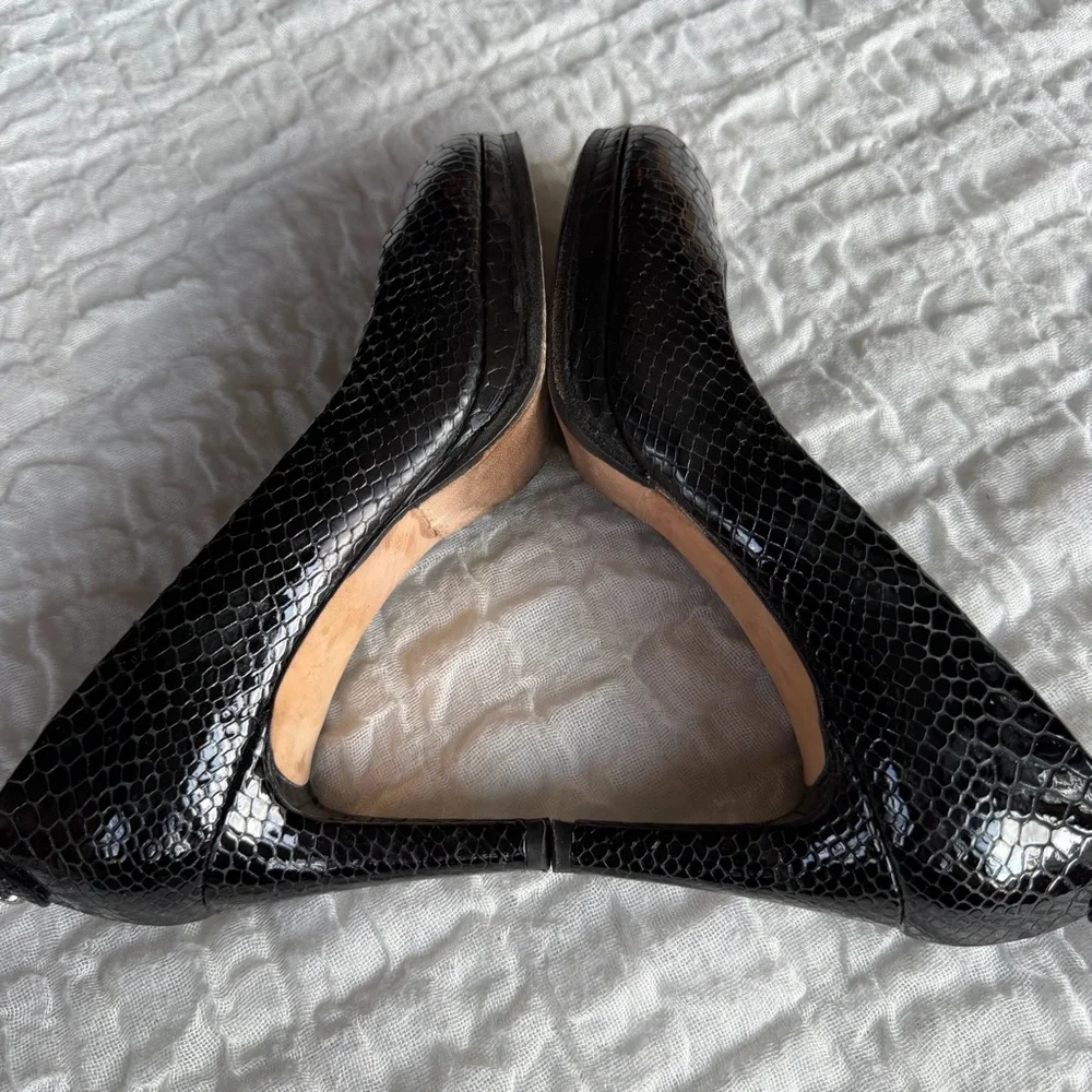 Stuart Weitzman Black Python Embossed Leather Peep Toe Heels 6.5